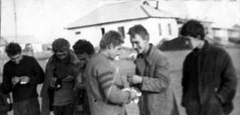 Линейка в Симоновке - Андрей Звиргздыньш раздает наряды