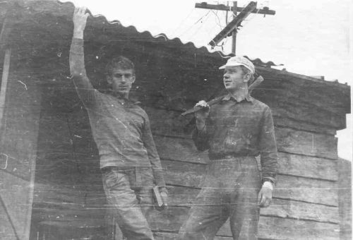 С киркой и книгой